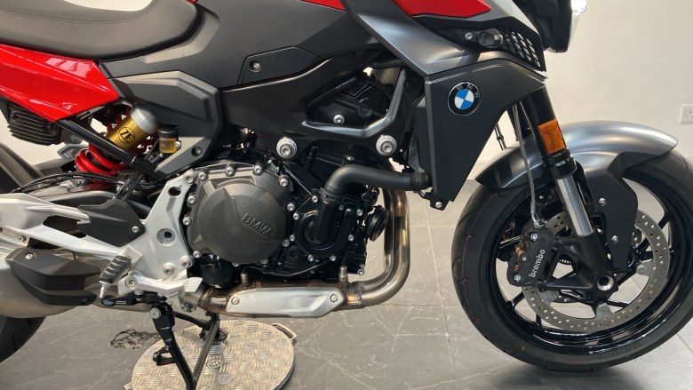 BMW F900 R